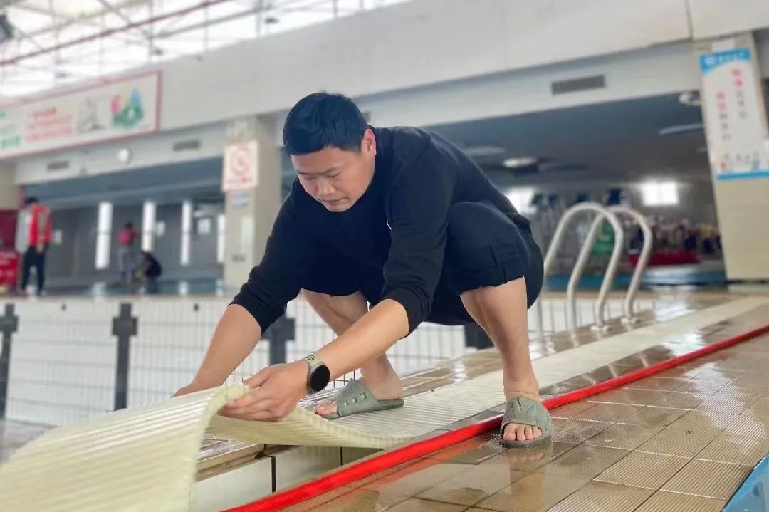 致敬身邊的典型|蘇體實業(yè)單曉剛榮獲江蘇省屬企業(yè)“優(yōu)秀班組長”榮譽稱號！