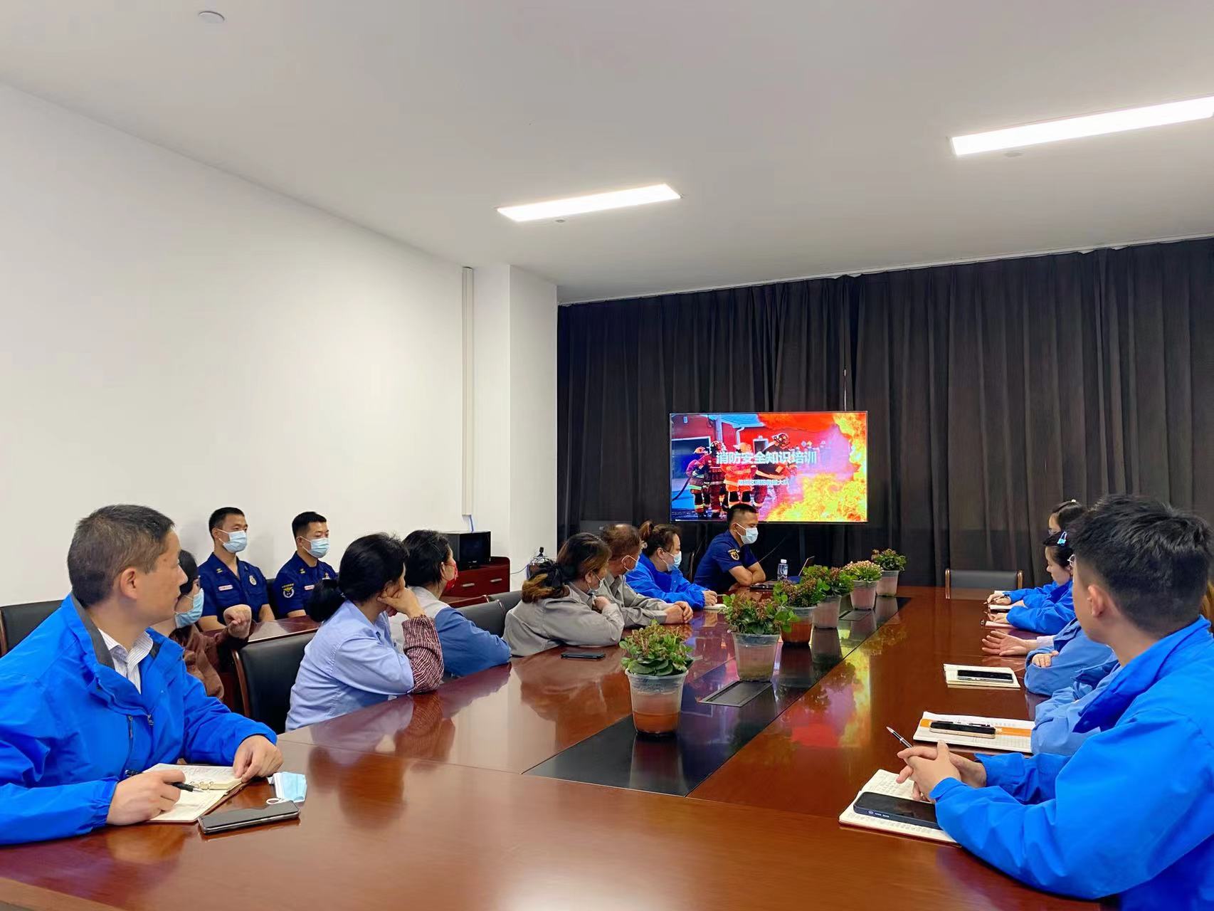 筑牢安全防火墻|蘇體實(shí)業(yè)姜堰分公司組織開展消防安全知識(shí)培訓(xùn)及應(yīng)急演練活動(dòng)
