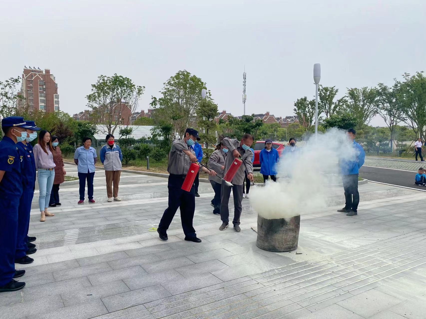 筑牢安全防火墻|蘇體實(shí)業(yè)姜堰分公司組織開展消防安全知識(shí)培訓(xùn)及應(yīng)急演練活動(dòng)