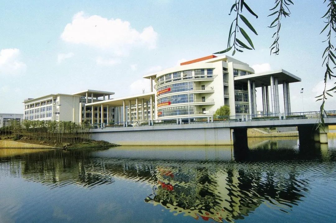 喜報丨蘇體實業(yè)中標南京郵電大學(xué)通達學(xué)院游泳館項目