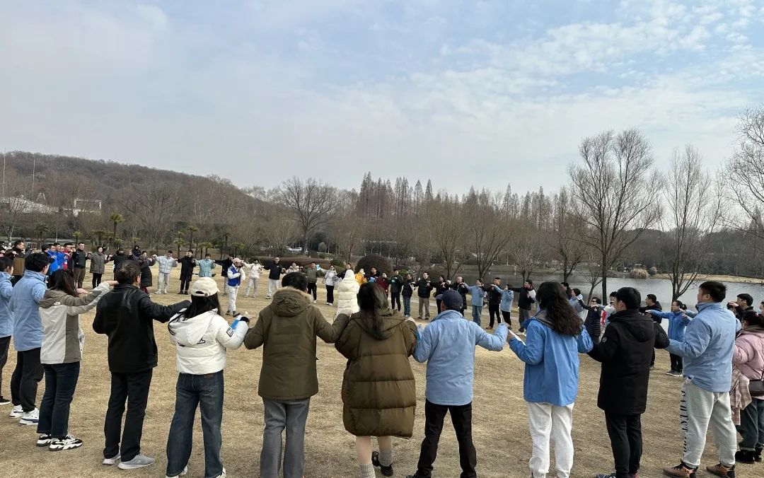 龍行龘龘啟新篇 砥礪前行向未來——蘇體實(shí)業(yè)公司組織開展2024定向迎新活動